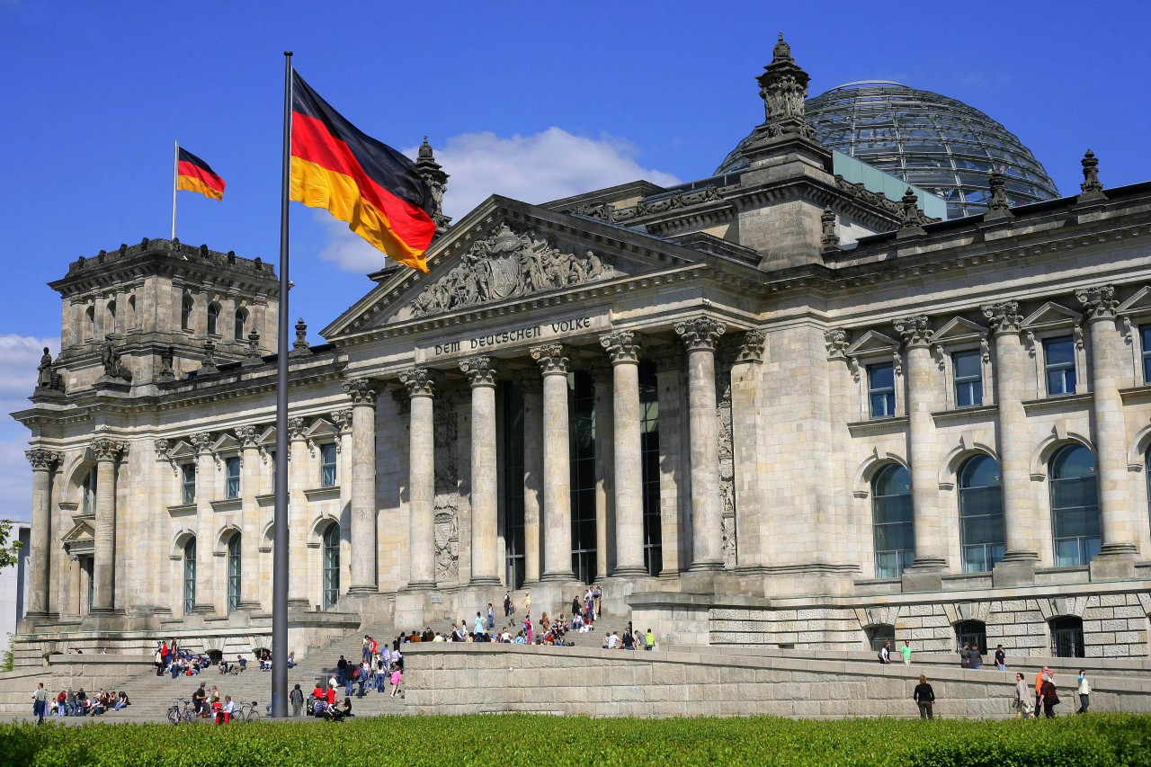 GERMANY IN COMPERATIVE POLITICS