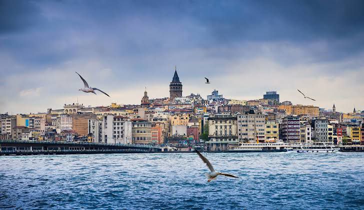 İSTANBUL'DA BİR GÜN