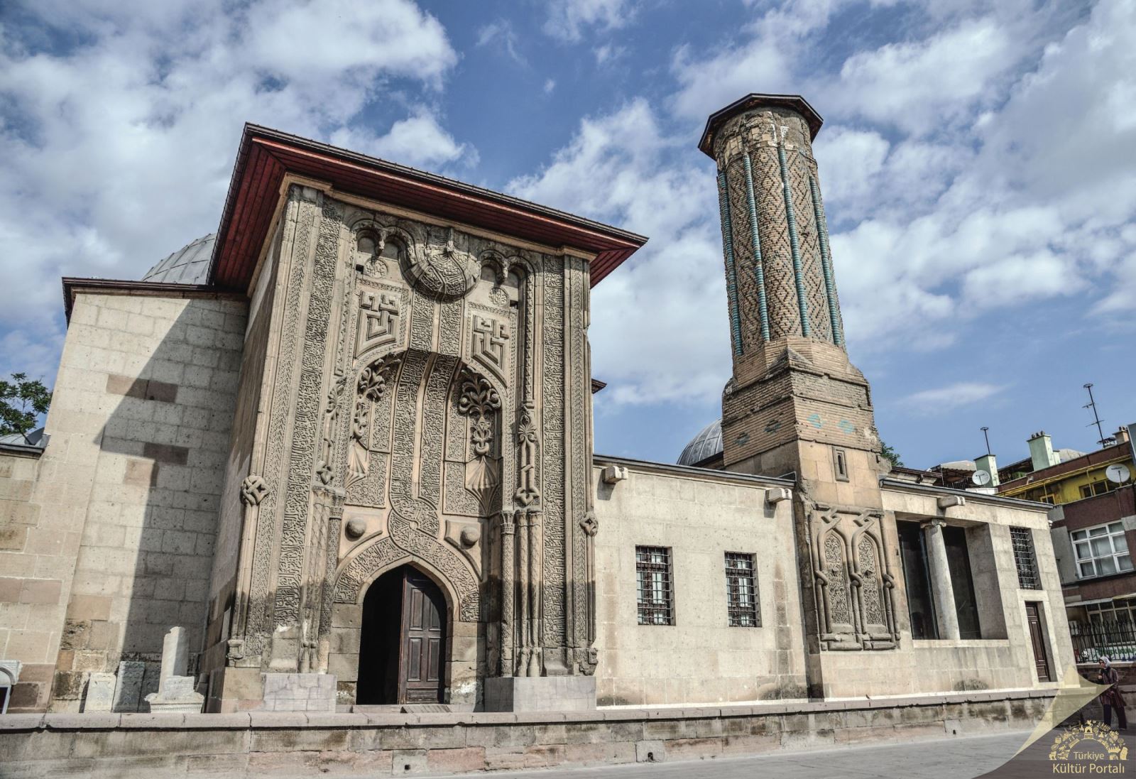 İSLAM’IN KAPILARI SERİSİ 1 - KONYA İNCE MİNARELİ MEDRESE VE KAPISI